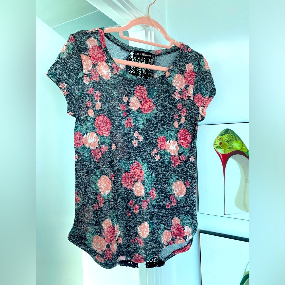 Floral Tee w Embroidered Lace Racerback Strip